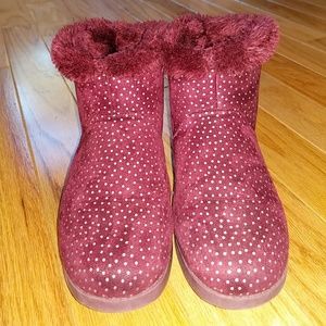 Boots with faux fur lining
